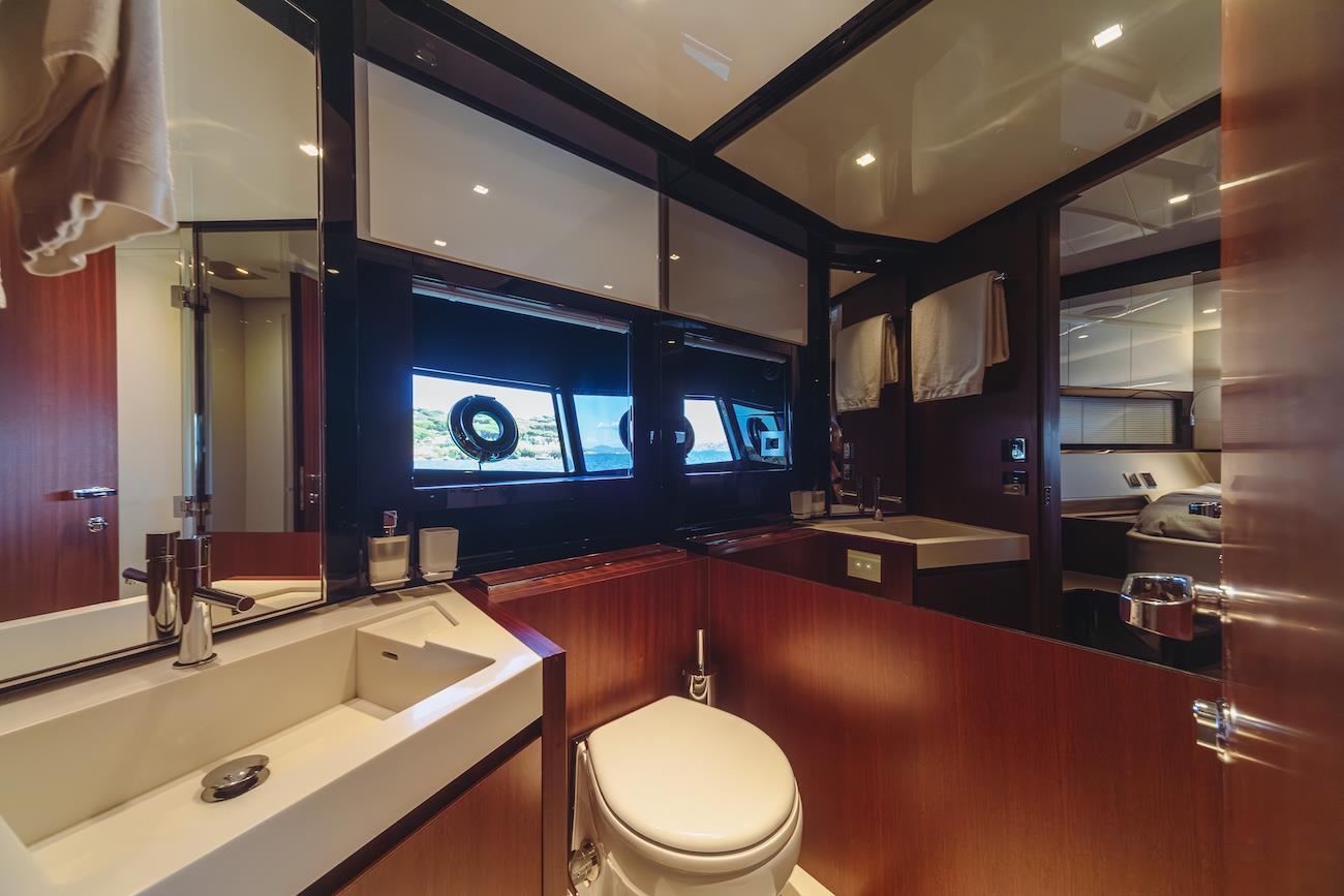 2021 RIVA 66' RIBELLE 